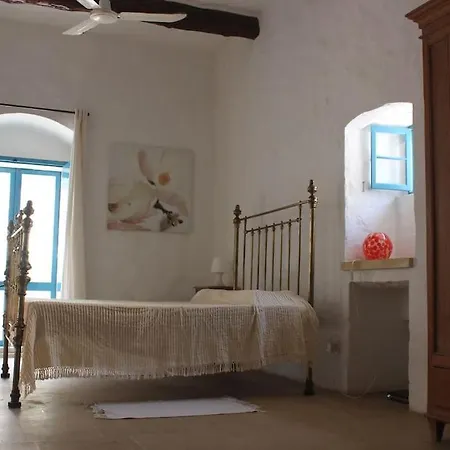 Villa Ta'giannmarie Farmhouse. Traditional Farmhouse With Large Private Pool.