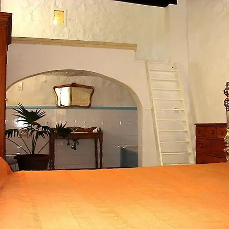 Villa Ta'giannmarie Farmhouse. Traditional Farmhouse With Large Private Pool. *
