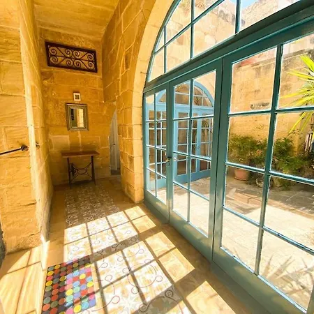 Villa Ta'giannmarie Farmhouse. Traditional Farmhouse With Large Private Pool. *