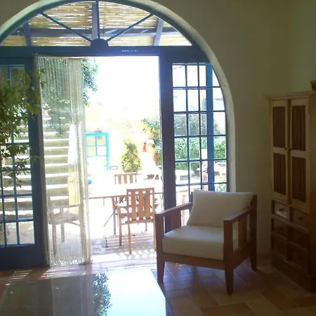 Villa Ta'giannmarie Farmhouse. Traditional Farmhouse With Large Private Pool.