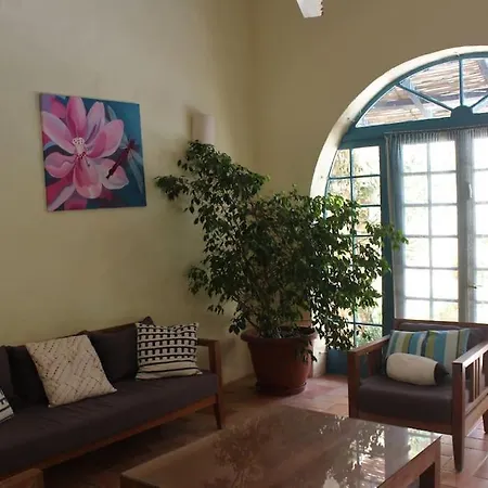Ta'giannmarie Farmhouse. Traditional Farmhouse With Large Private Pool. Għajn Melel