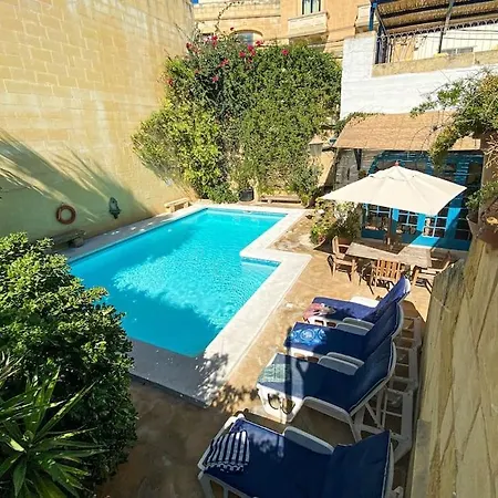 Ta'giannmarie Farmhouse. Traditional Farmhouse With Large Private Pool.