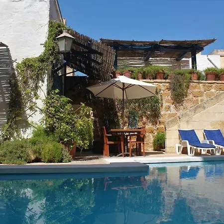 Villa Ta'giannmarie Farmhouse. Traditional Farmhouse With Large Private Pool.